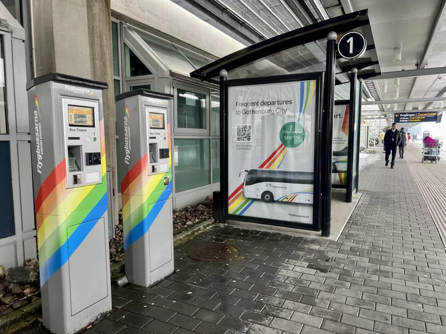 Máquina expendedora de billetes de VY Flugbussarna en el aeropuerto de Goteborg GOT