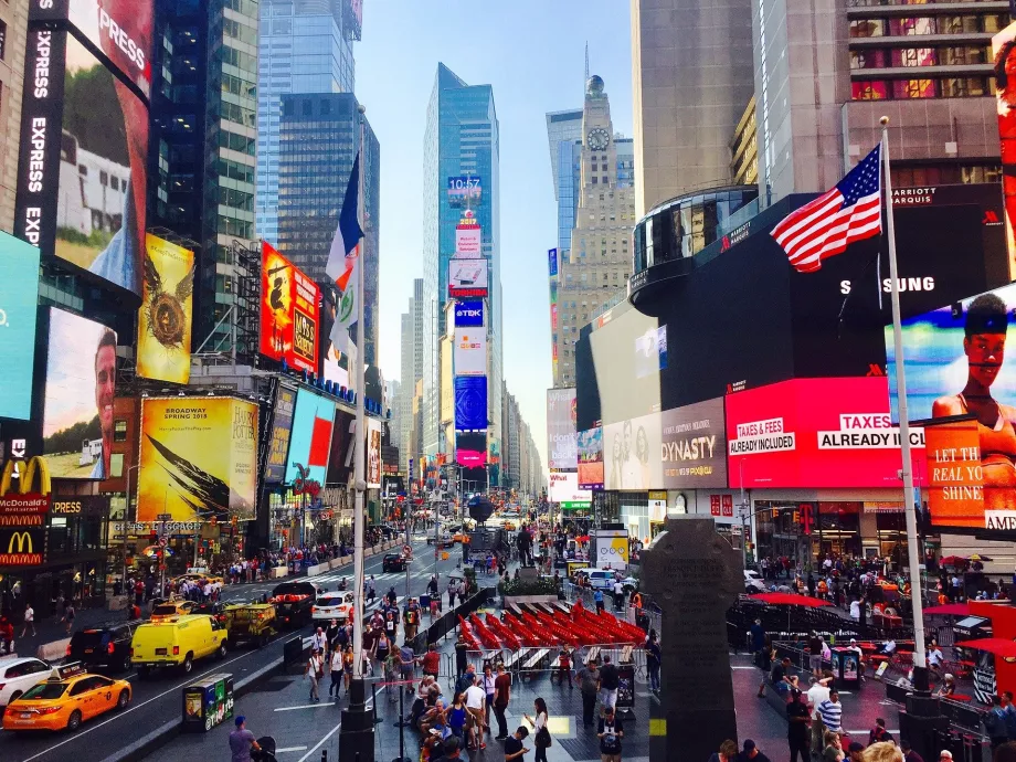 Times Square de día