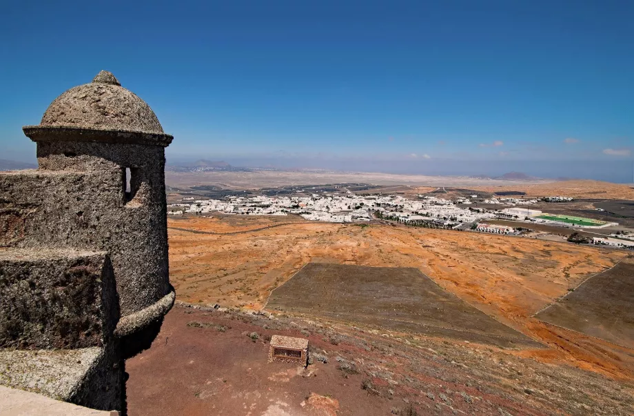 Vista de Teguise desde el castillo