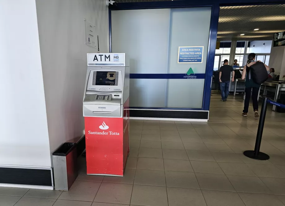 Cajero automático en el aeropuerto Pico PIX