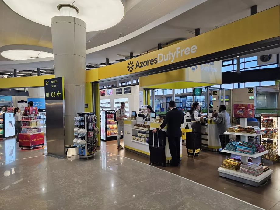 Tienda libre de impuestos en el aeropuerto de Ponta Delgada