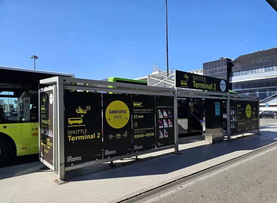 Parada del autobús de enlace frente a la Terminal 1