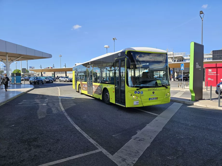 Autobús lanzadera entre terminales