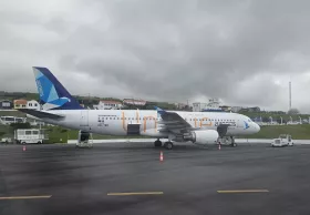 Azores Airlines, Airbus A320 con la inscripción "Único".