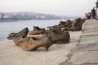 Zapatos a orillas del Danubio