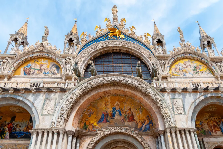 Fachada de la Basílica