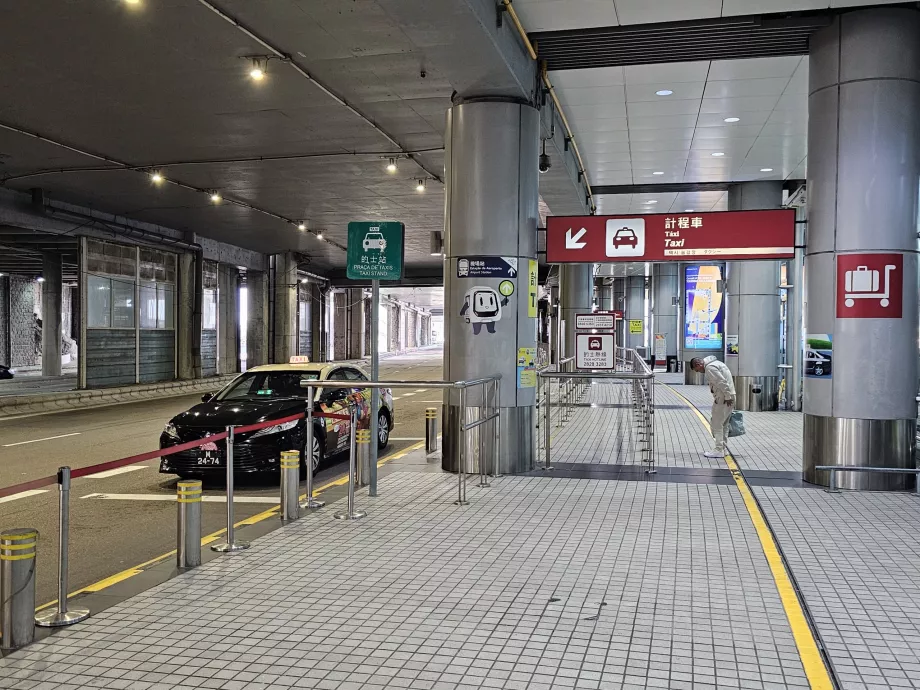 Taxi en el aeropuerto de Macao