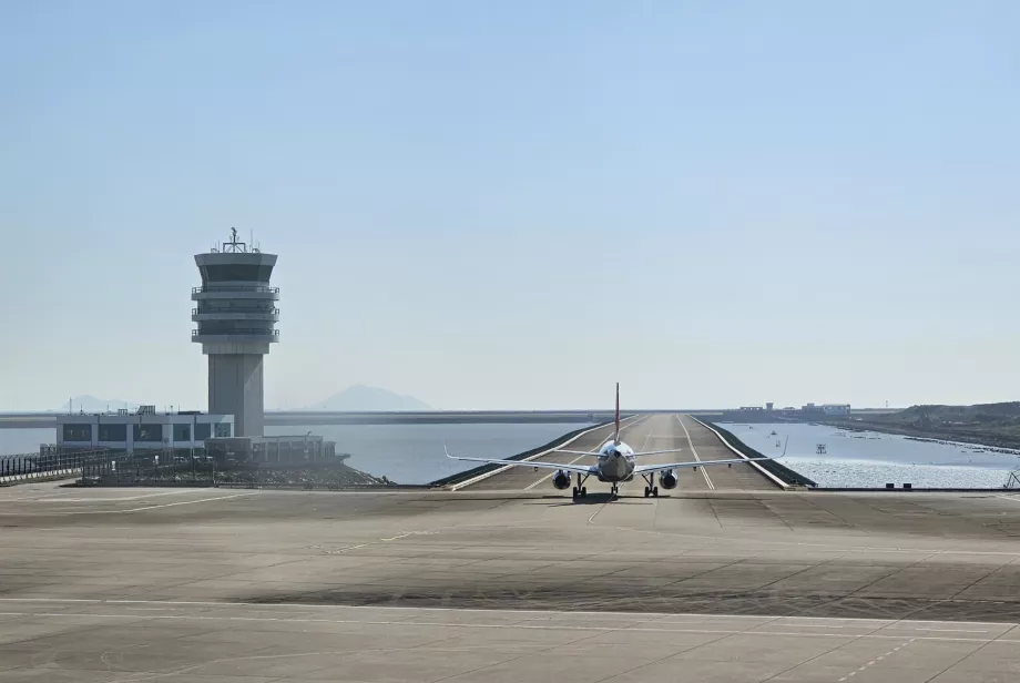 Pista de rodaje del aeropuerto MFM de Macao