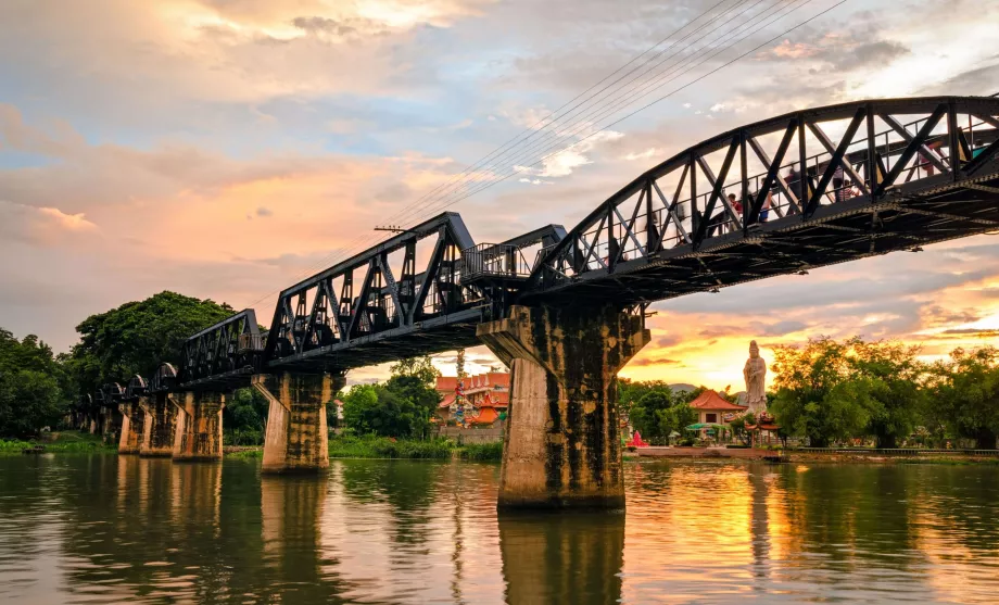 Puente sobre el río Kwai