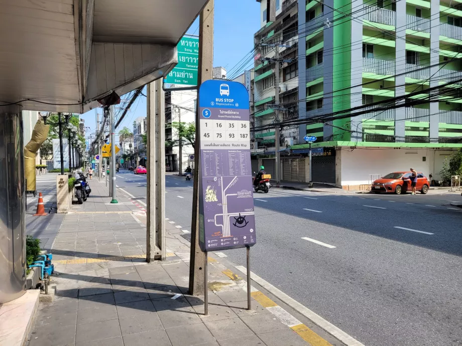 Parada de autobús menos concurrida