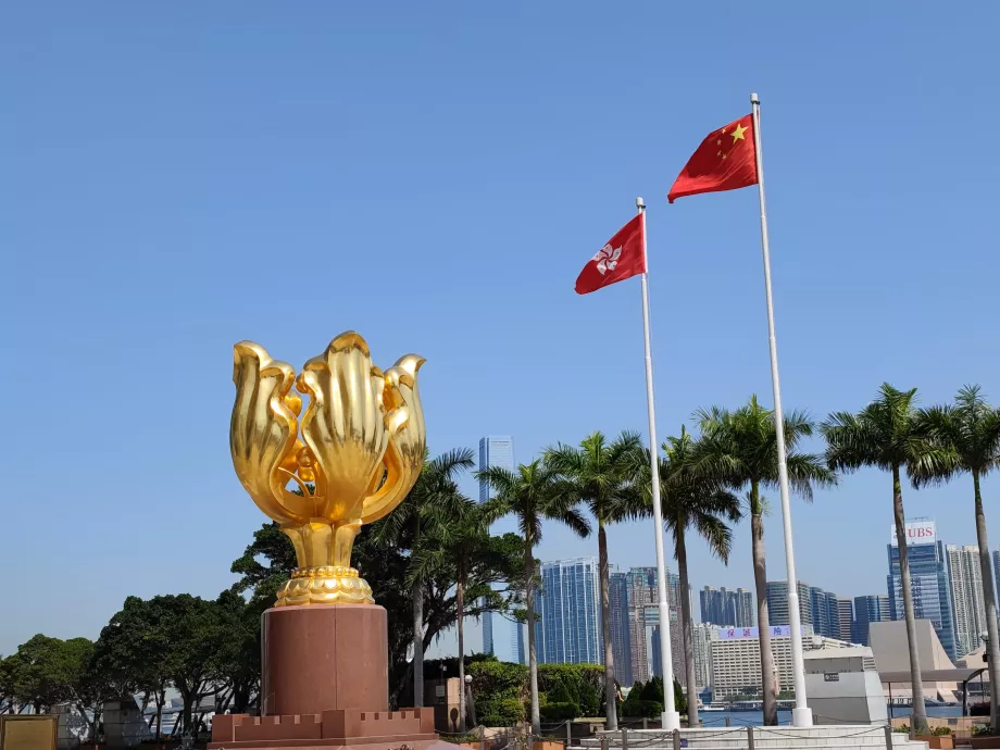 Plaza de la Bauhinia dorada