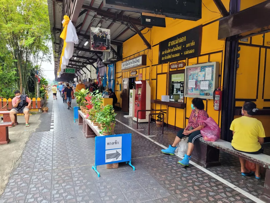 Estación de Wongwian Yai