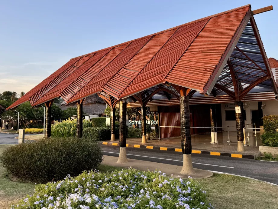 Sala de llegadas USM del aeropuerto de Samui