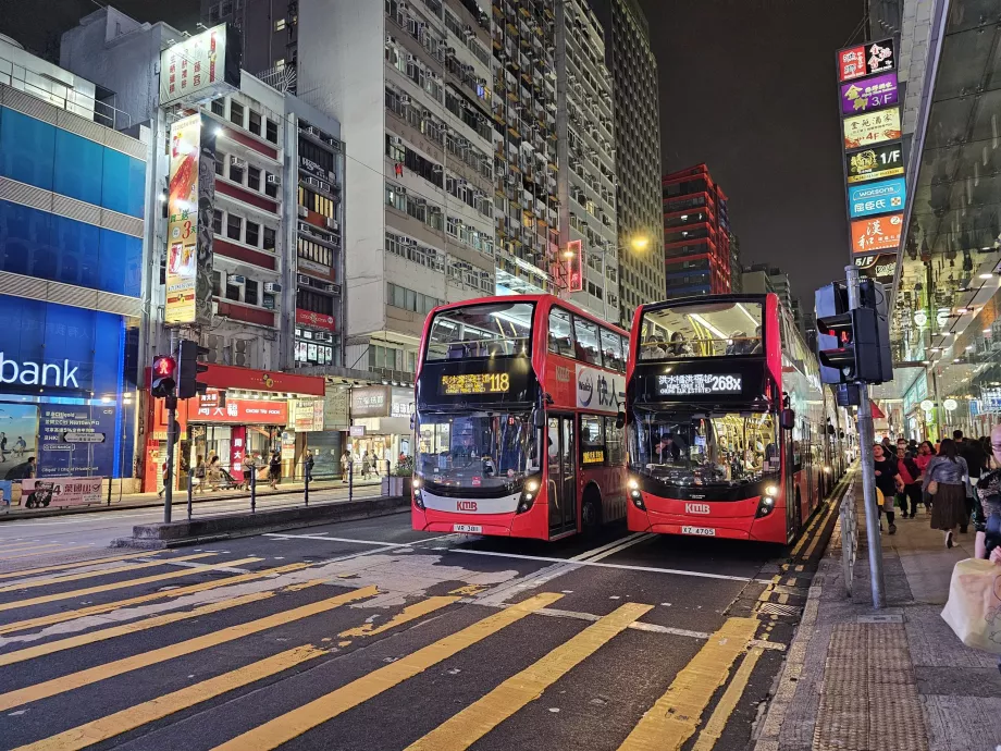 Autobuses KMB en Nathan Road