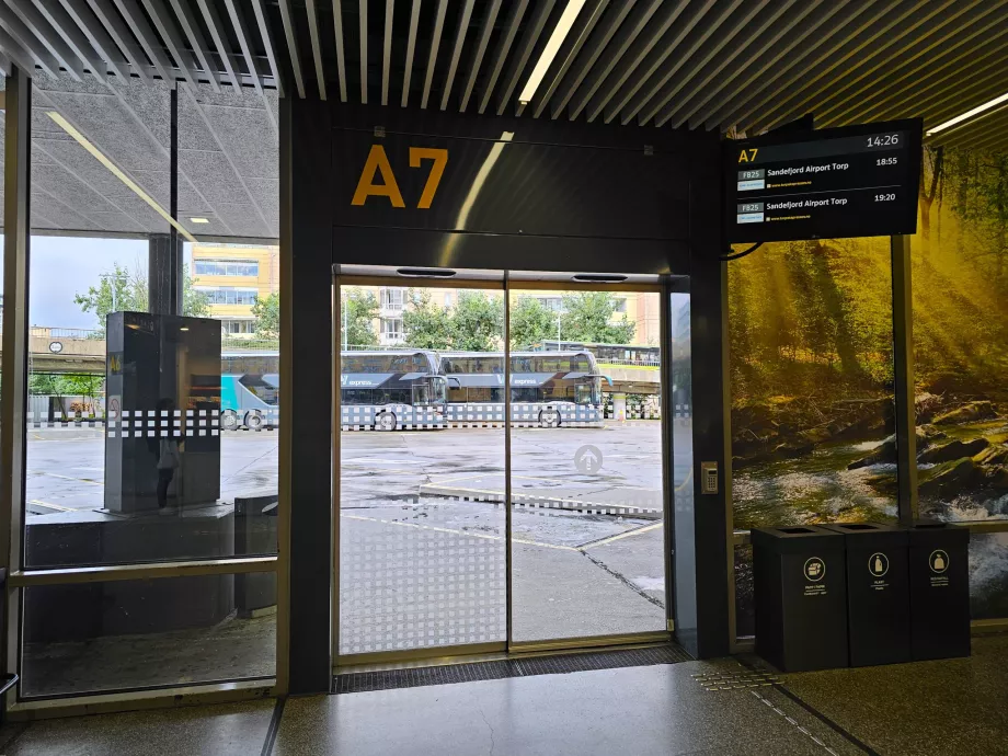 Parada A7 en la estación central de autobuses de Oslo