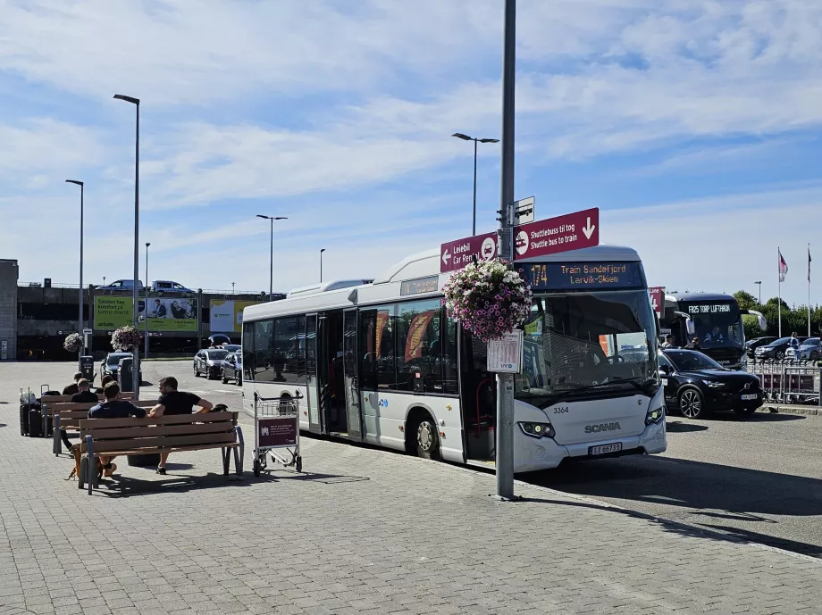 Autobús lanzadera a la estación de tren de Torp