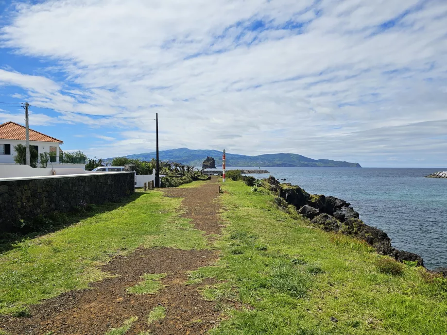 Paseo junto al mar