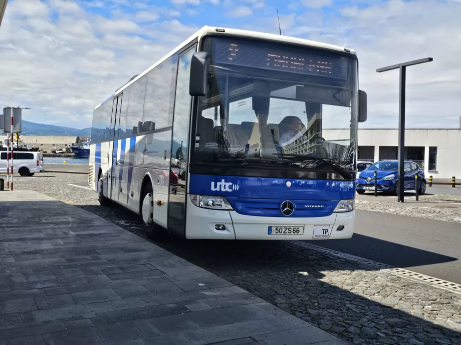 Autobuses en la isla de Pico