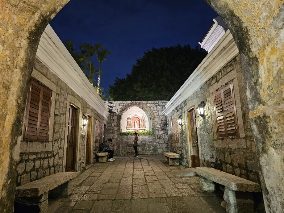 Entrada a la fortaleza