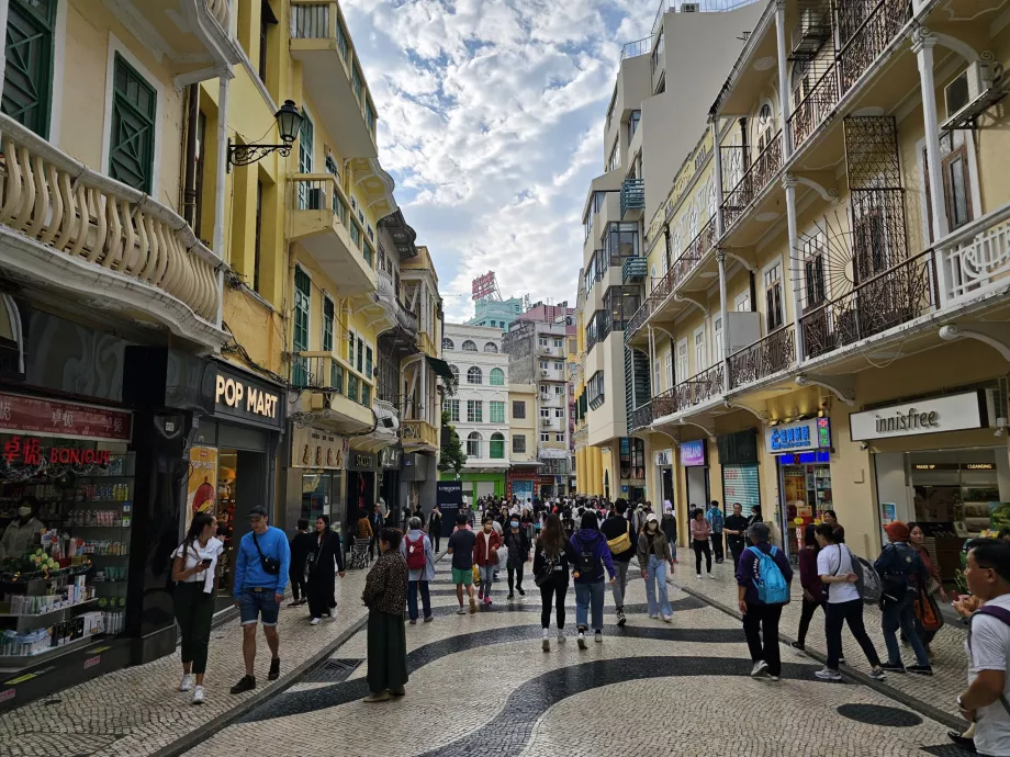 La calle Soriano, prolongación libre de la Plaza del Senado