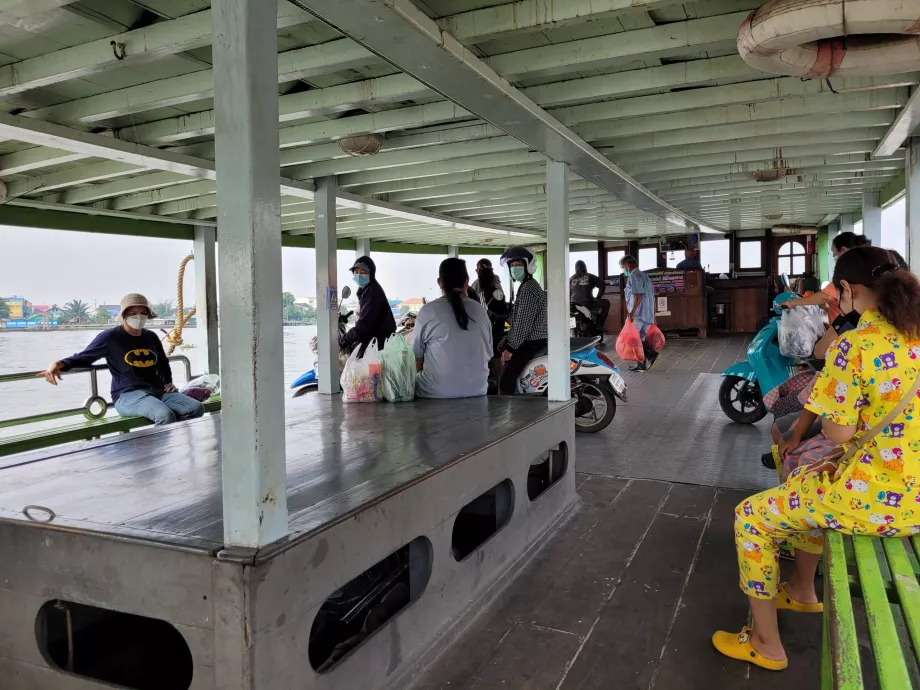 Ferry en Mahachai