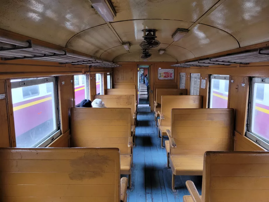 Interior del tren