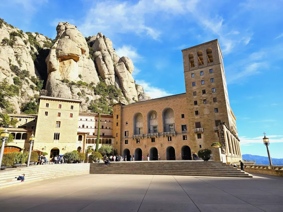 Parte moderna del monasterio del siglo XIX