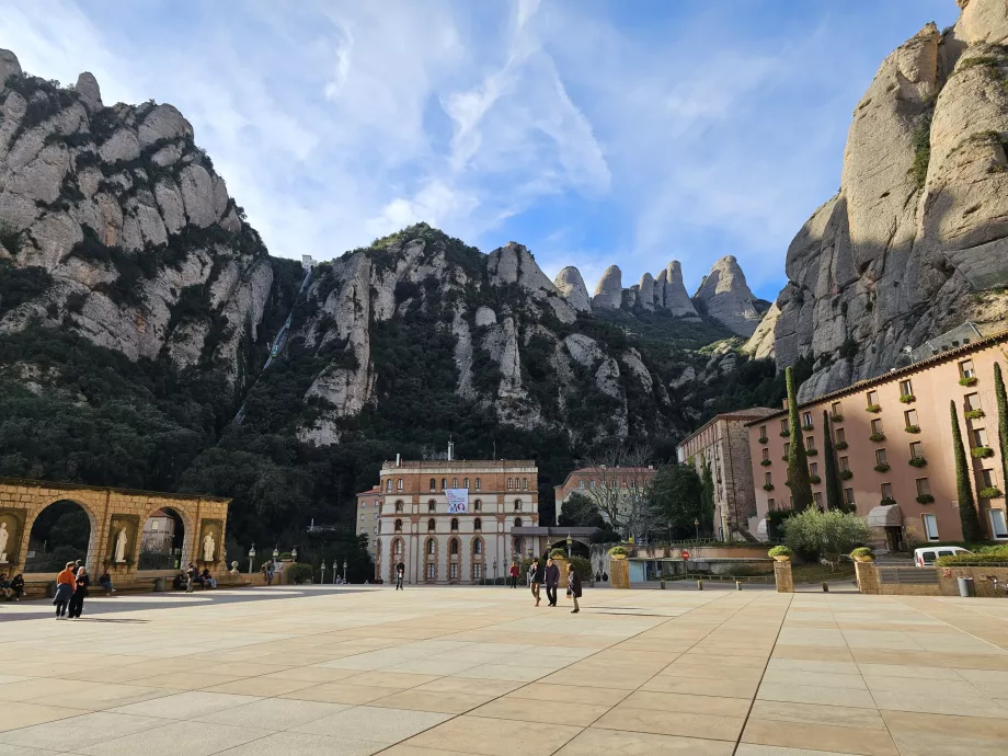 Plaza de Montserrat