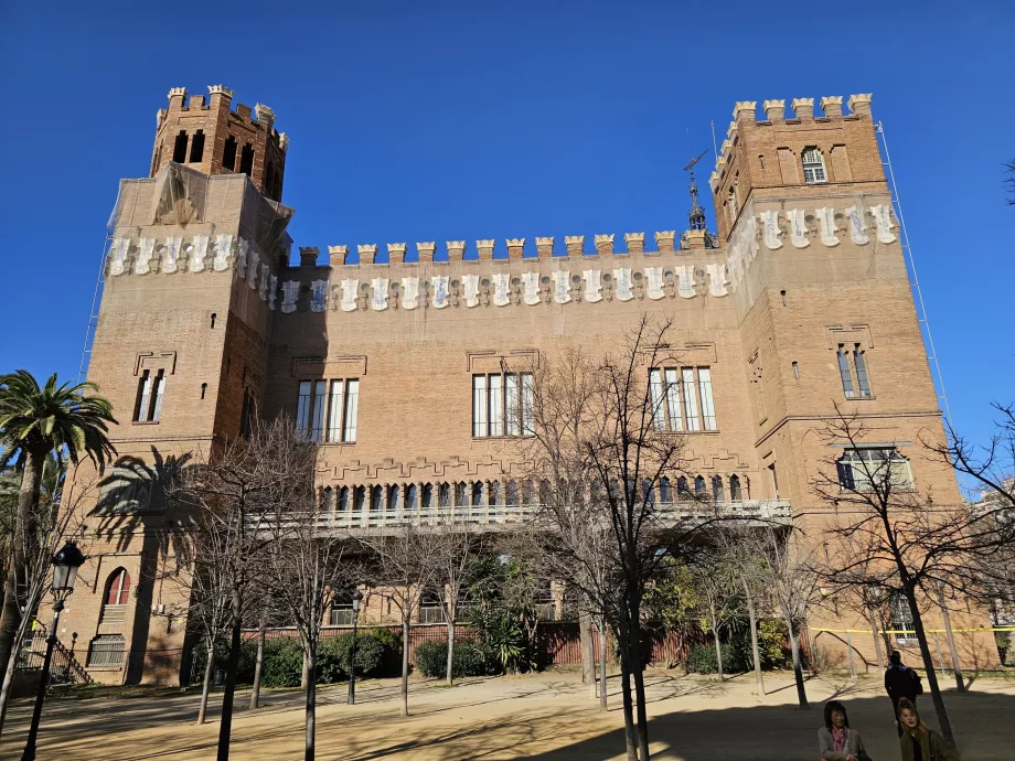 Castillo de los Tres Dragones