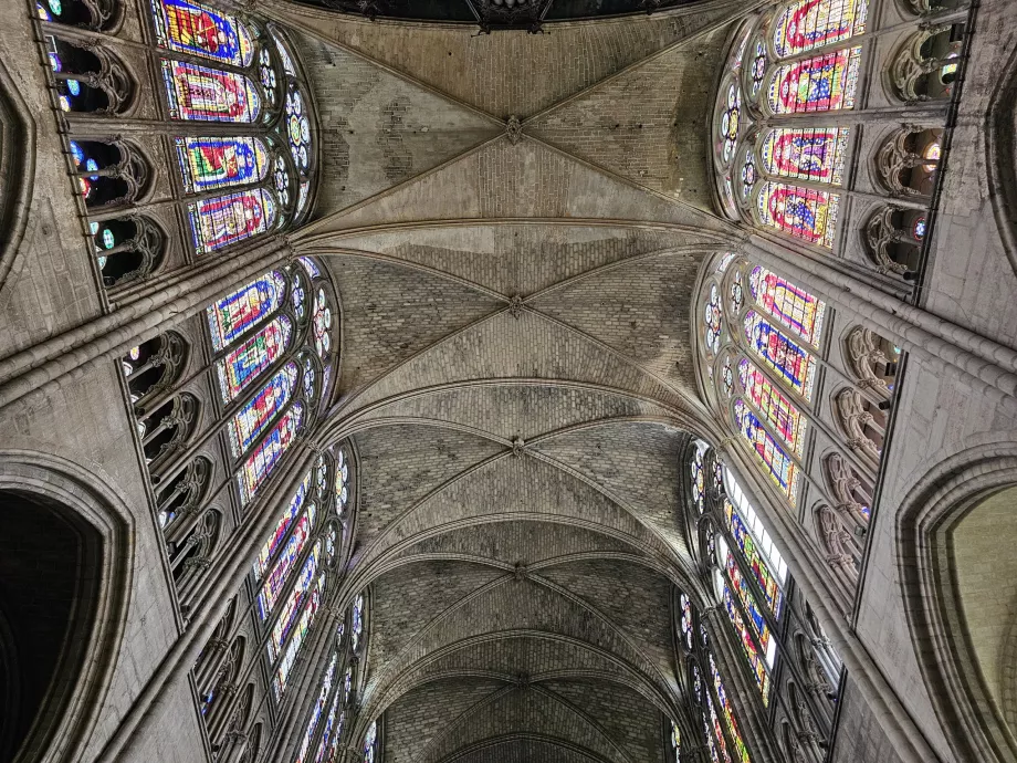 Interior de la basílica de San Dionisio