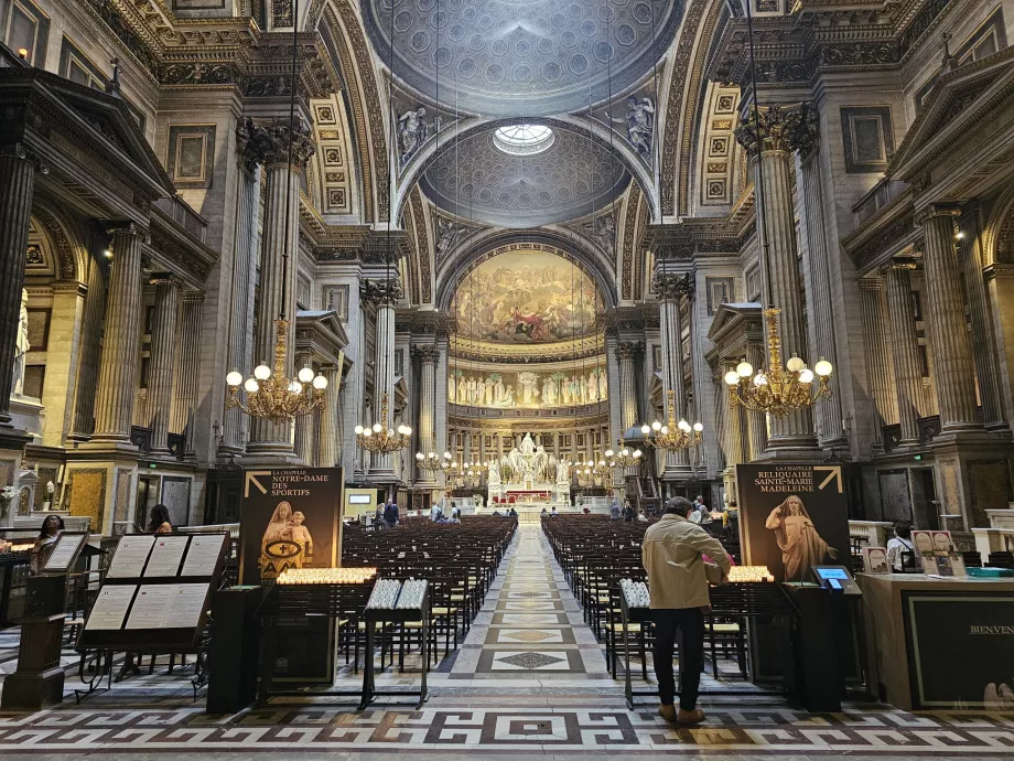 Iglesia de la Magdalena, interior