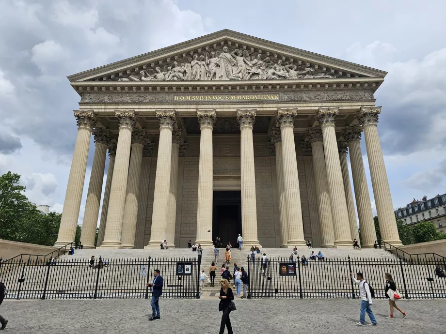 Fachada de la iglesia de la Madeleine