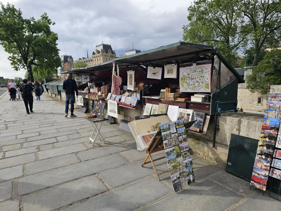 Venta de libros en el Barrio Latino