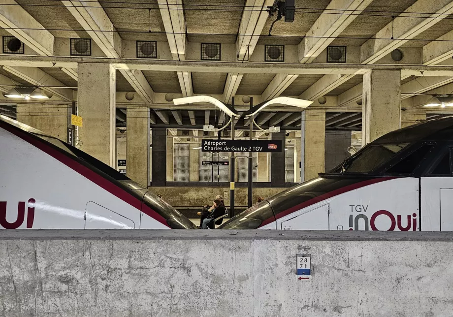 Estación de TGV en el aeropuerto