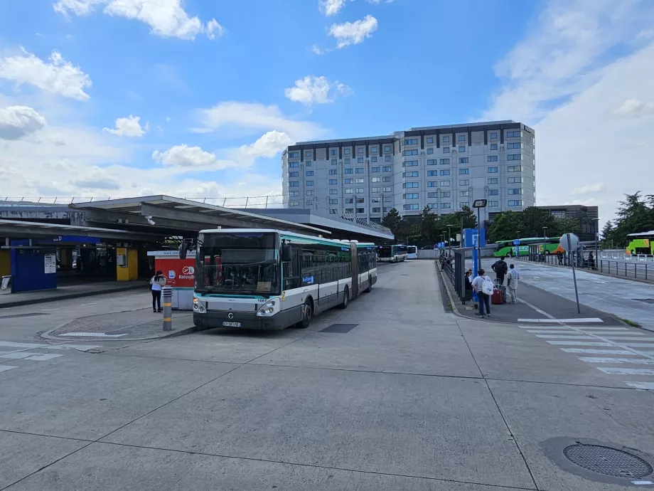 Autobuses al centro de París (andén E)