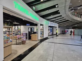 Farmacia, Terminal 1, zona pública