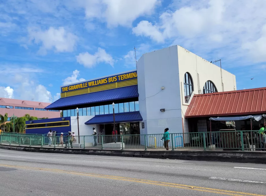 Terminal de autobuses de la calle Fairchild