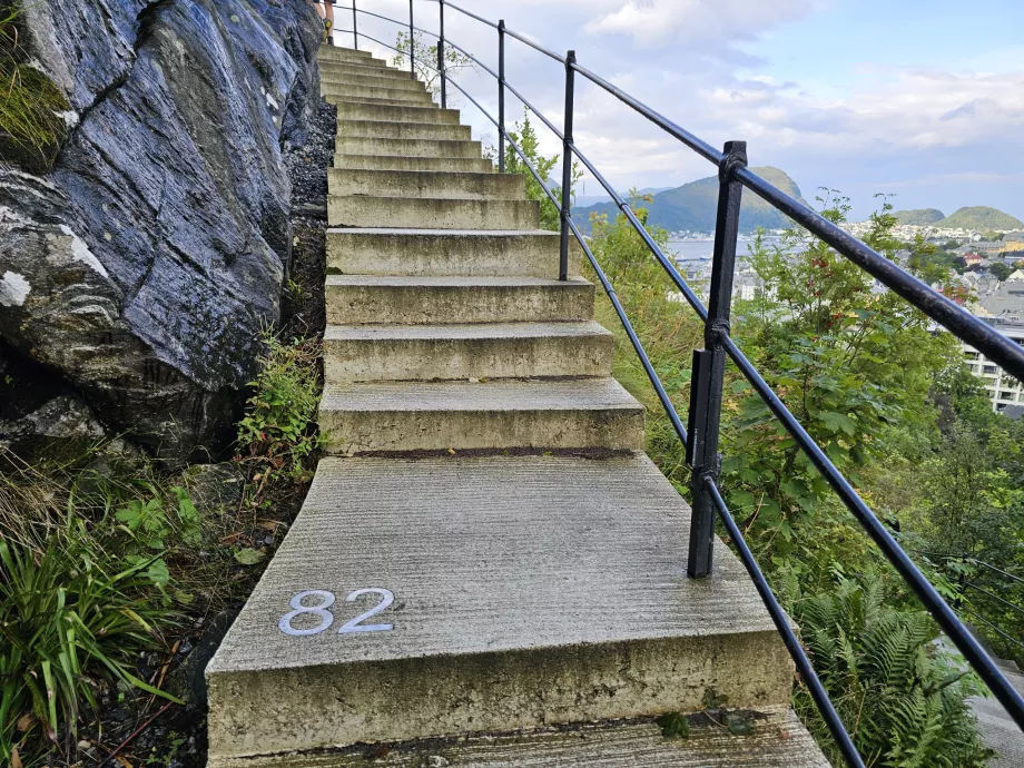 Escaleras a Askla Hill