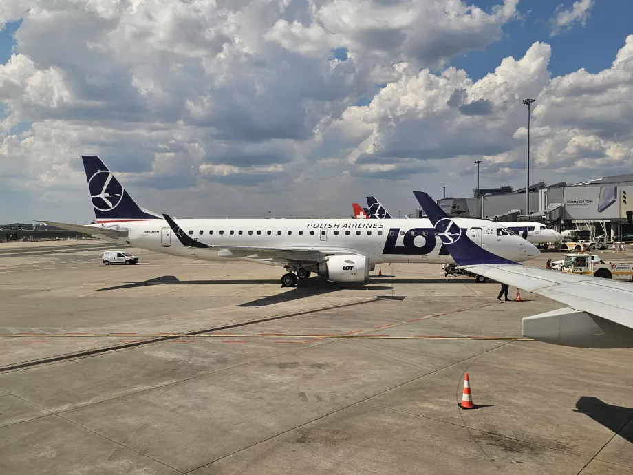 LOT Polish, Embraer 190