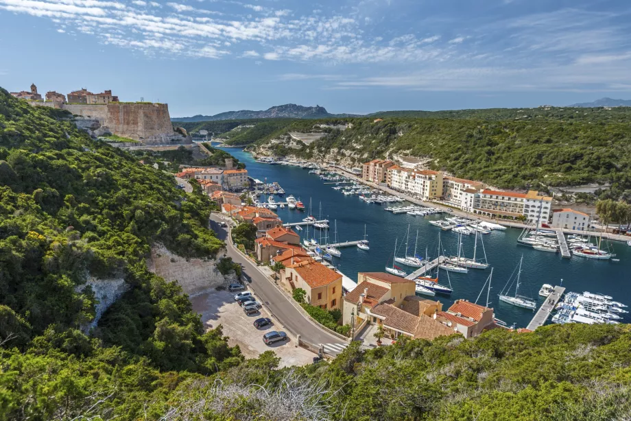 Puerto de Bonifacio