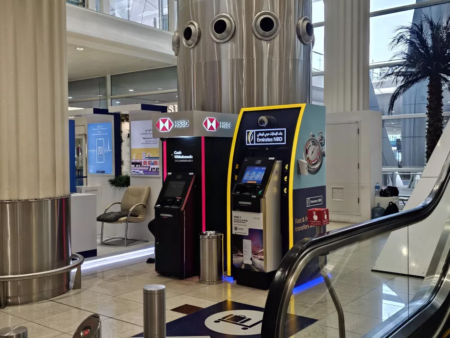 Cajeros automáticos, parte pública, terminal 3