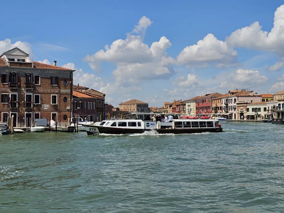 Vaporetto en Murano