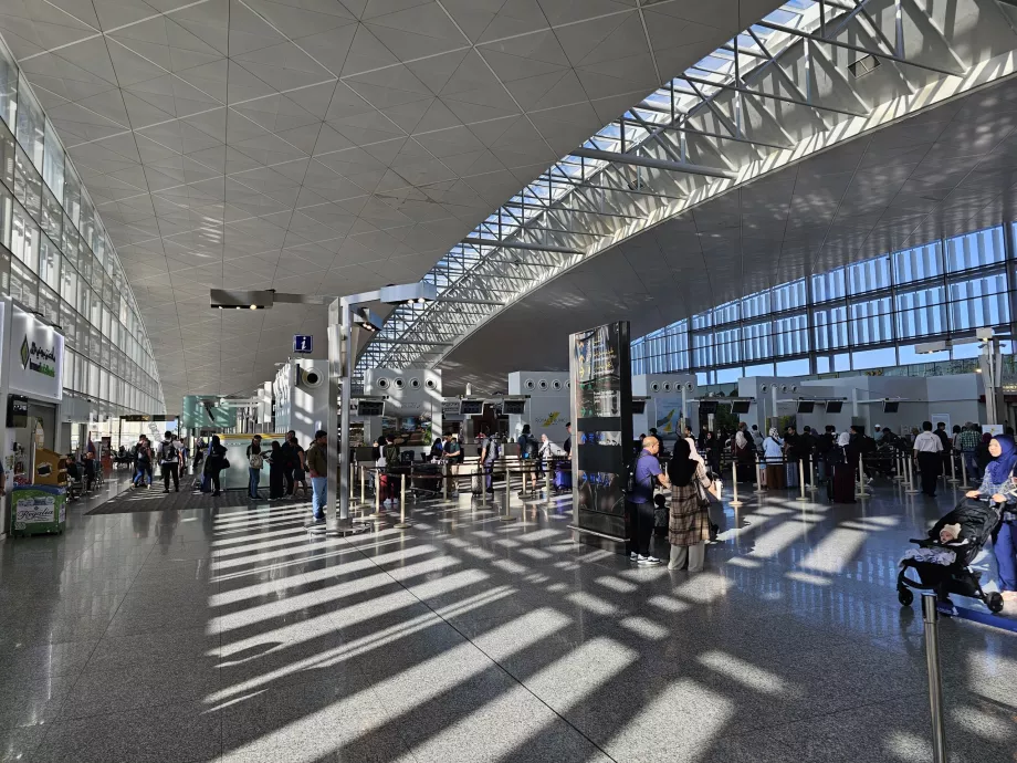 Terminal de salidas del aeropuerto de Brunei