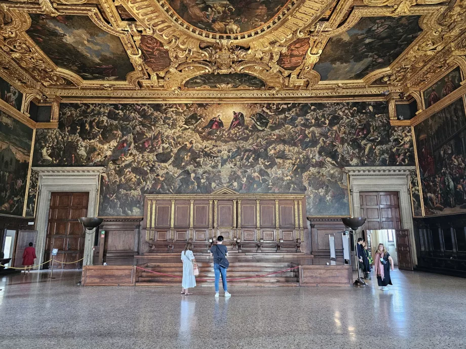 Gran Sala del Consejo en el Palacio Ducal