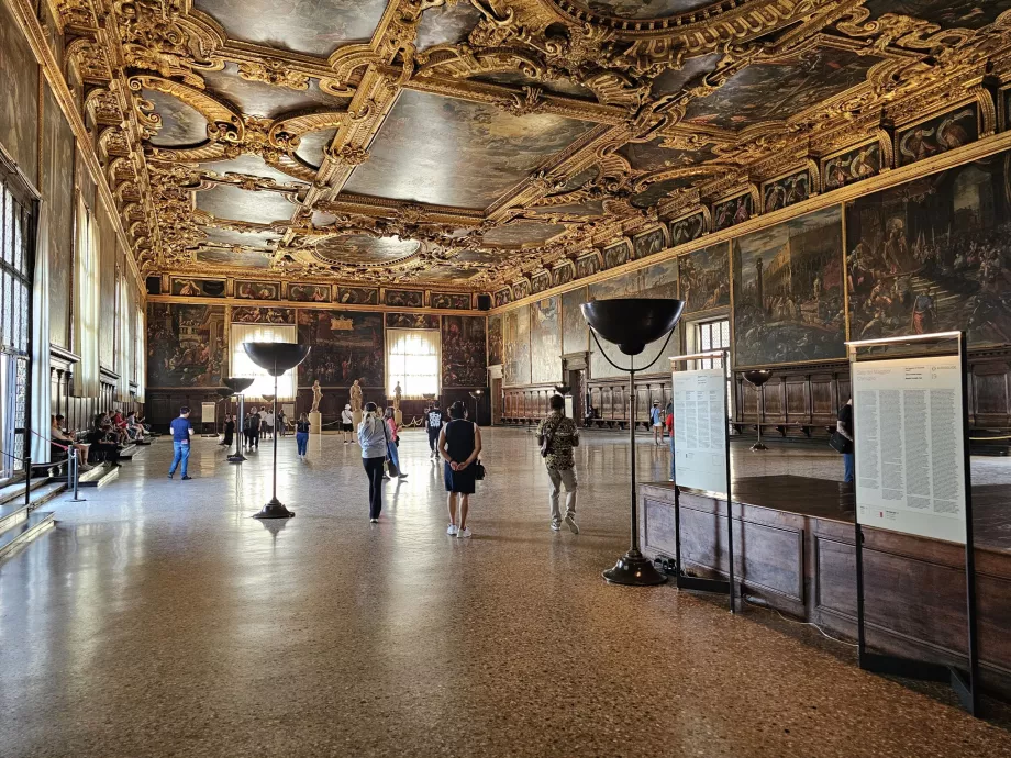 Gran Sala del Consejo en el Palacio Ducal