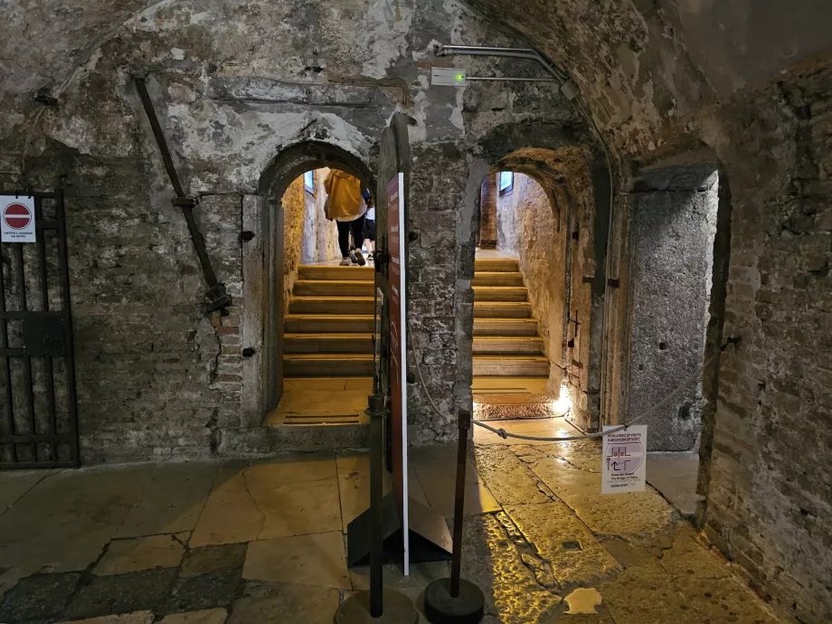 Interior del Ponte dei Sospiri