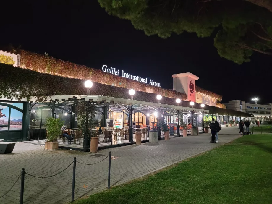 llegada por el aeropuerto de Pisa