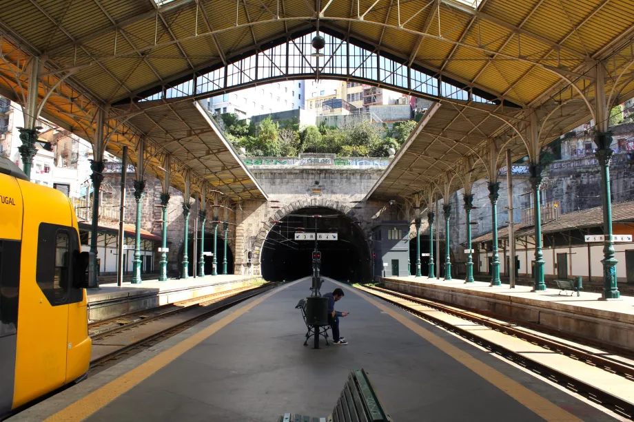 Andén de la estación de Sao Bento