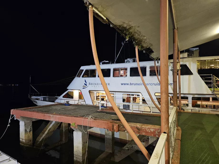 Crucero por el río Brunéi