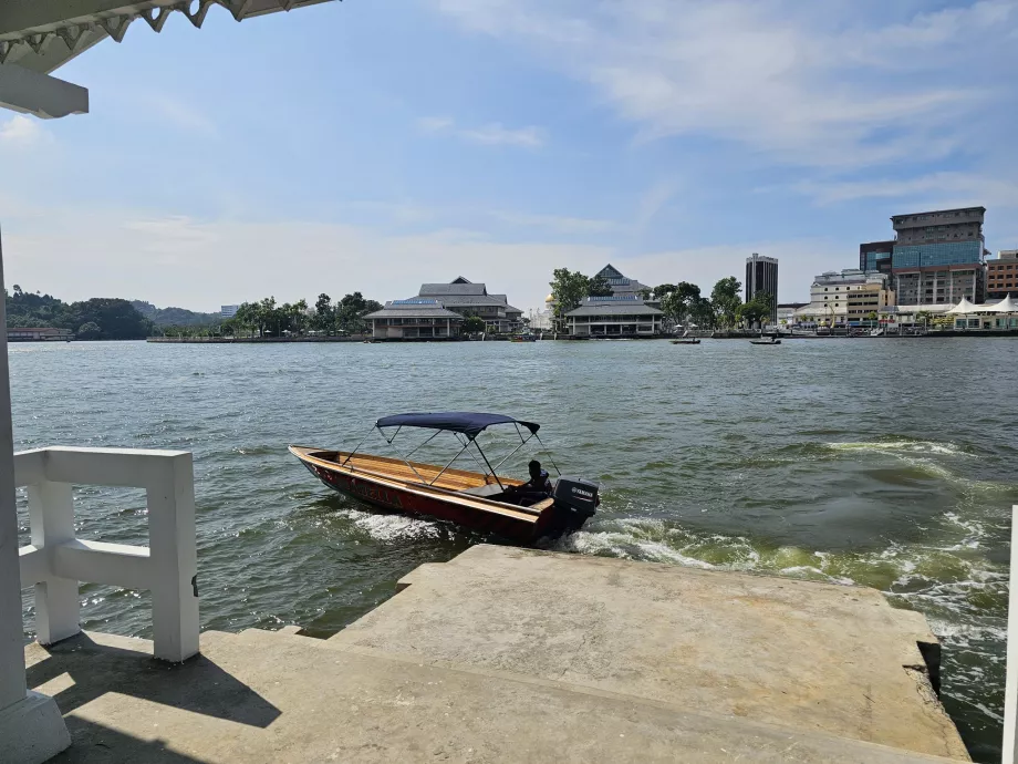 Transporte a Kampong Ayer